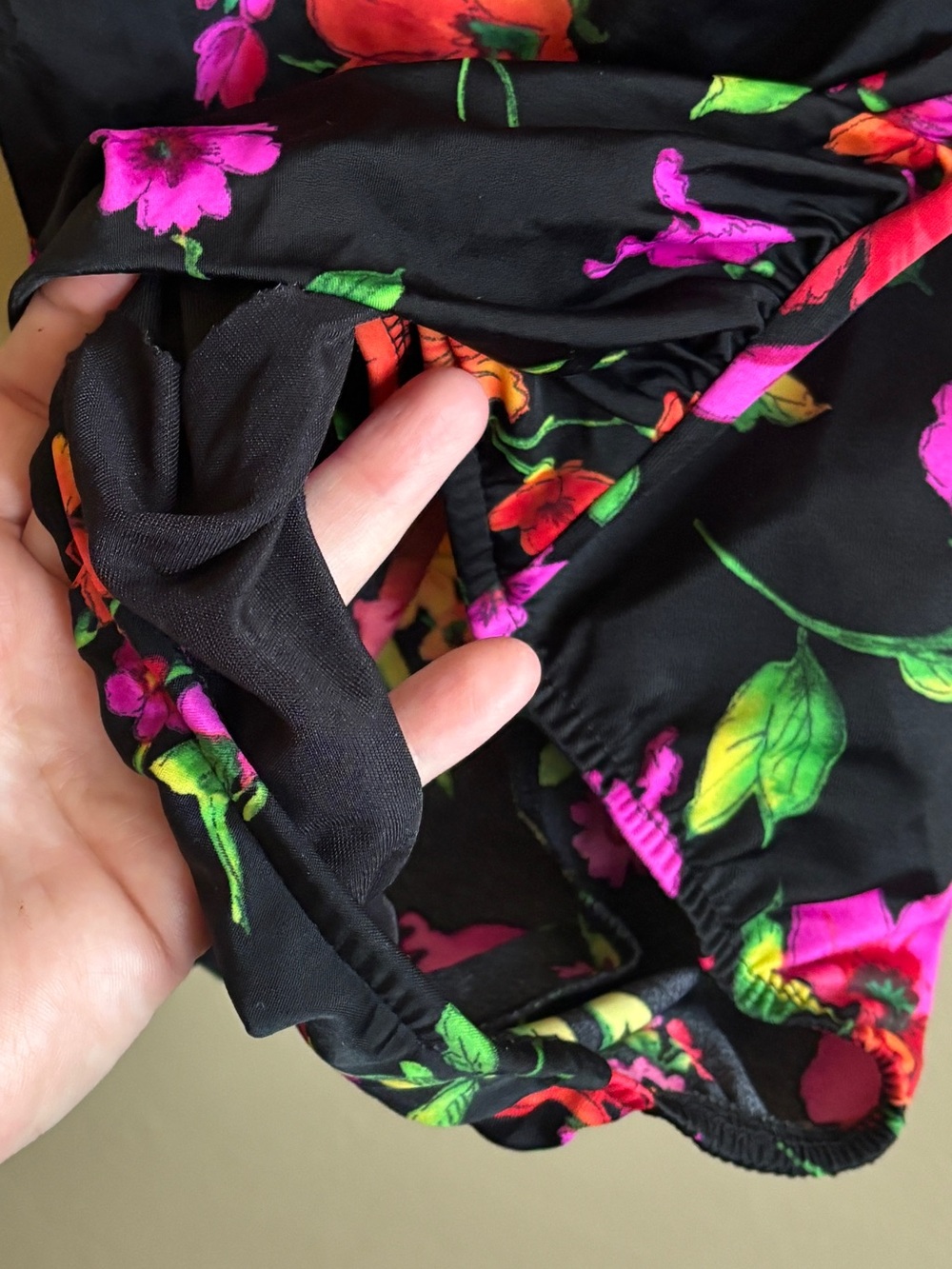 Miraclesuit floral swimsuit - Picture 4 of 7